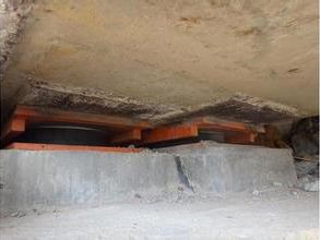 橋梁、橋底、支座、調(diào)平鋼板